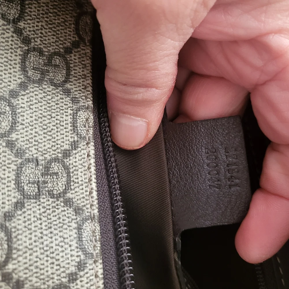 (SOLD)Authentic Gucci backpack/trolley carry on bag - Picture 15 of 16